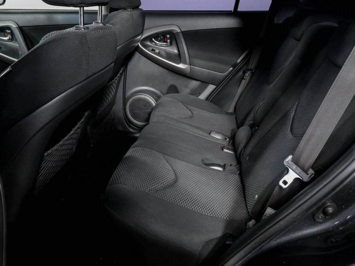 Купить Toyota RAV4 с пробегом. Фото: #9