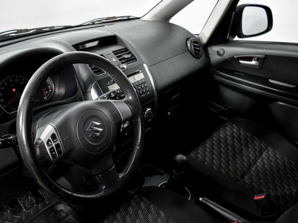 Купить Suzuki SX4 с пробегом. Фото: #8