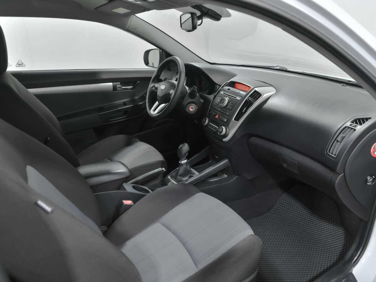 Купить Kia Ceed с пробегом. Фото: #12