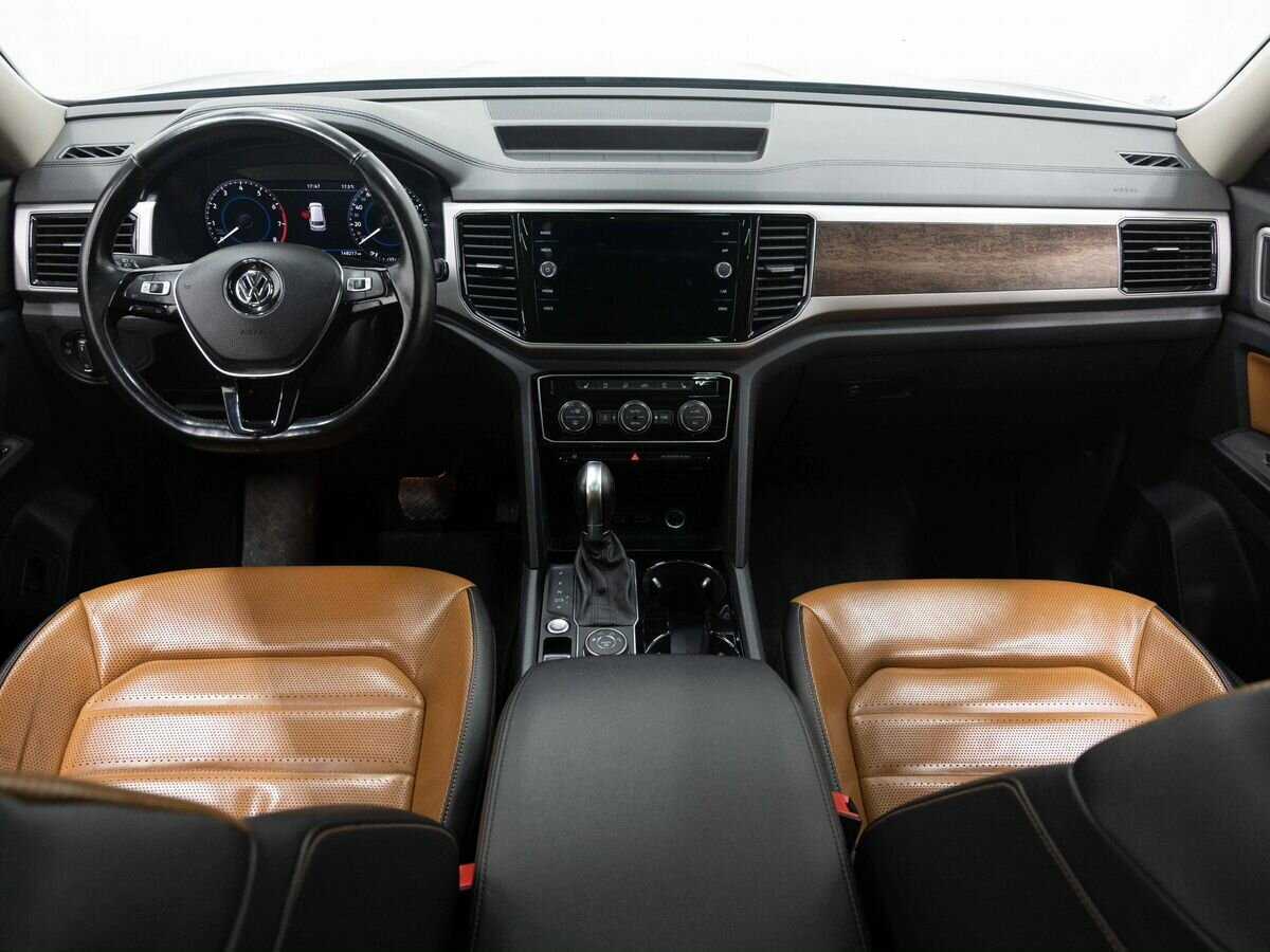 Купить Volkswagen Teramont с пробегом. Фото: #12
