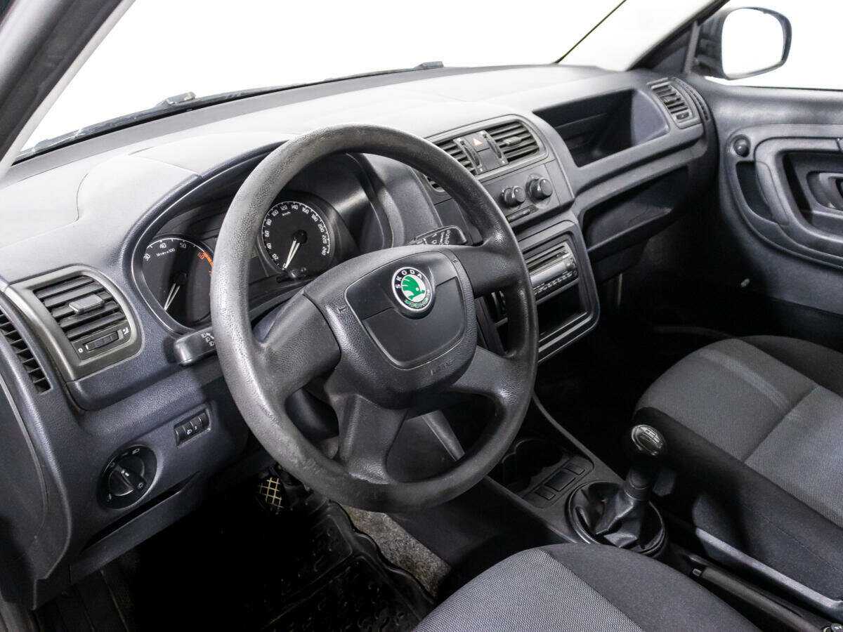 Купить Skoda Fabia с пробегом. Фото: #10