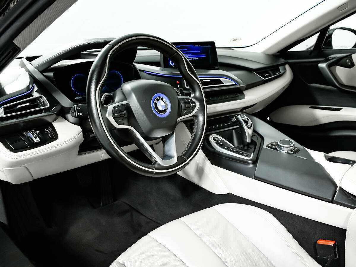Купить BMW i8 с пробегом. Фото: #12