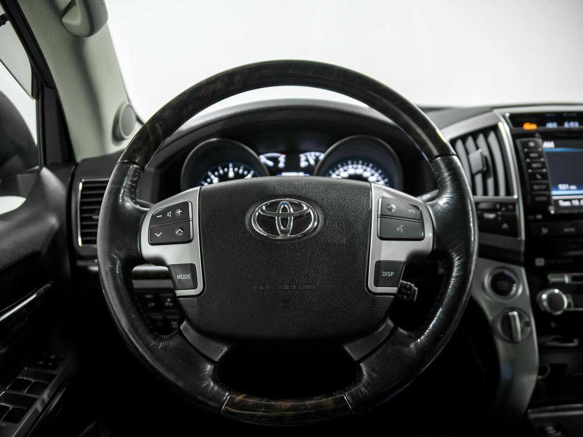 Купить Toyota Land Cruiser с пробегом. Фото: #8