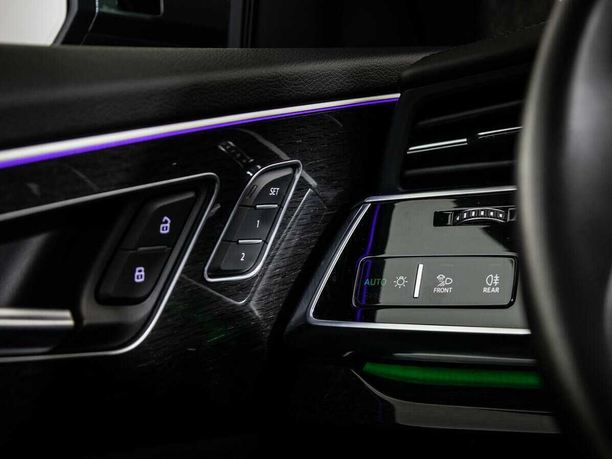 Купить Audi Q8 с пробегом. Фото: #18