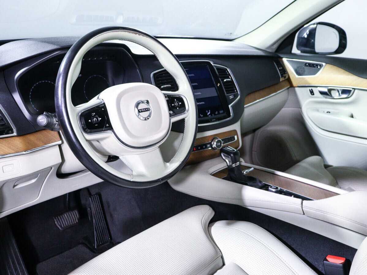 Купить Volvo XC90 с пробегом. Фото: #13
