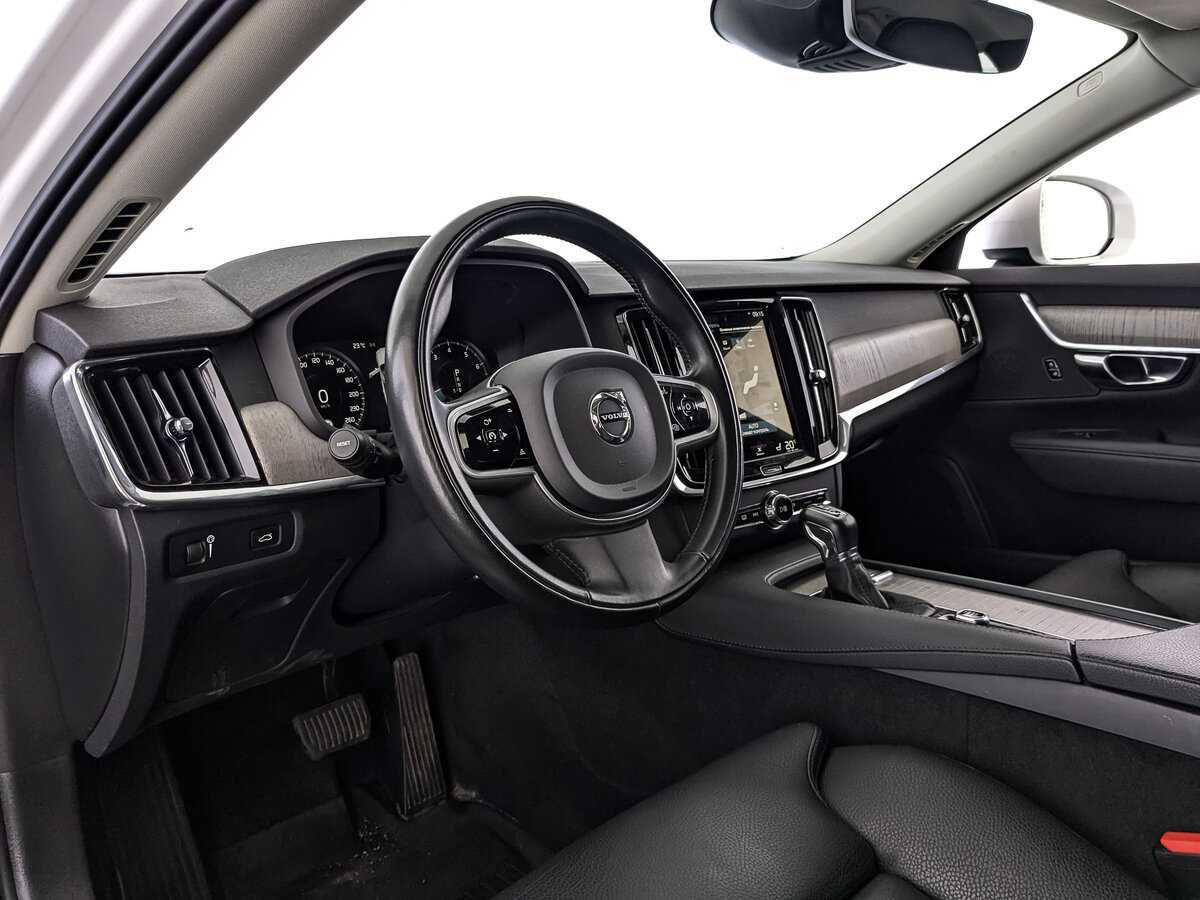Купить Volvo V90 Cross Country с пробегом. Фото: #10