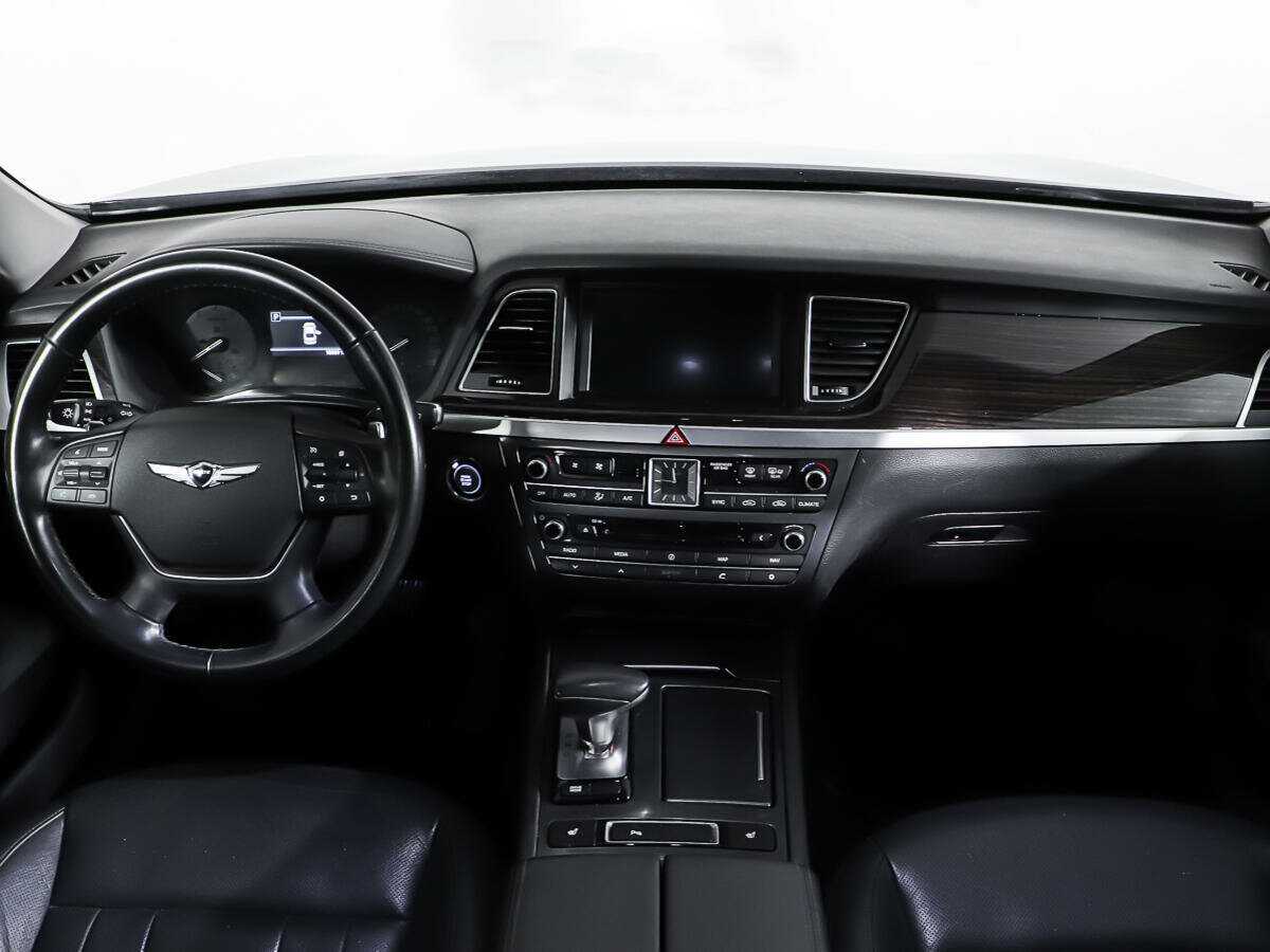 Купить Genesis G80 с пробегом. Фото: #10