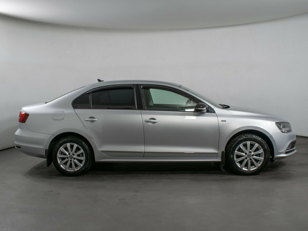 Купить Volkswagen Jetta с пробегом. Фото: #3