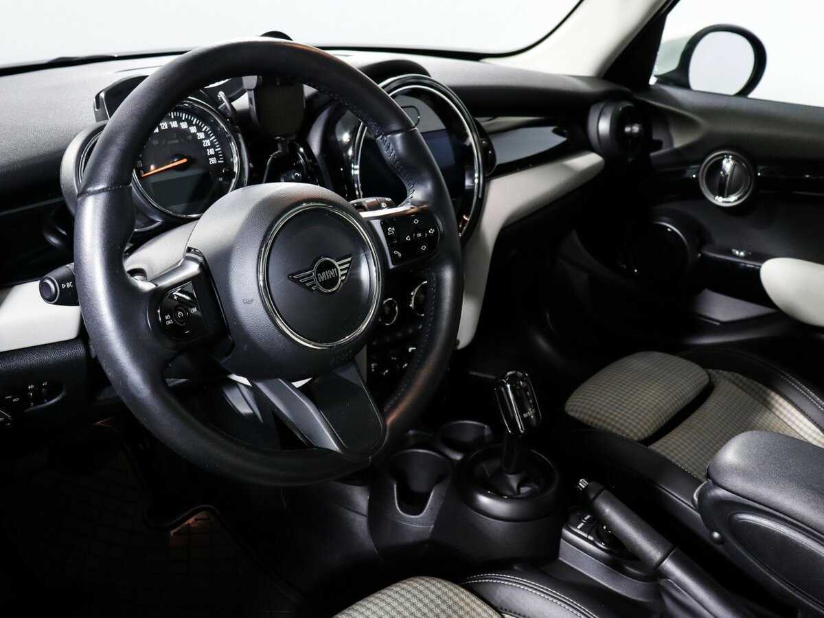 Купить Mini Hatch с пробегом. Фото: #10
