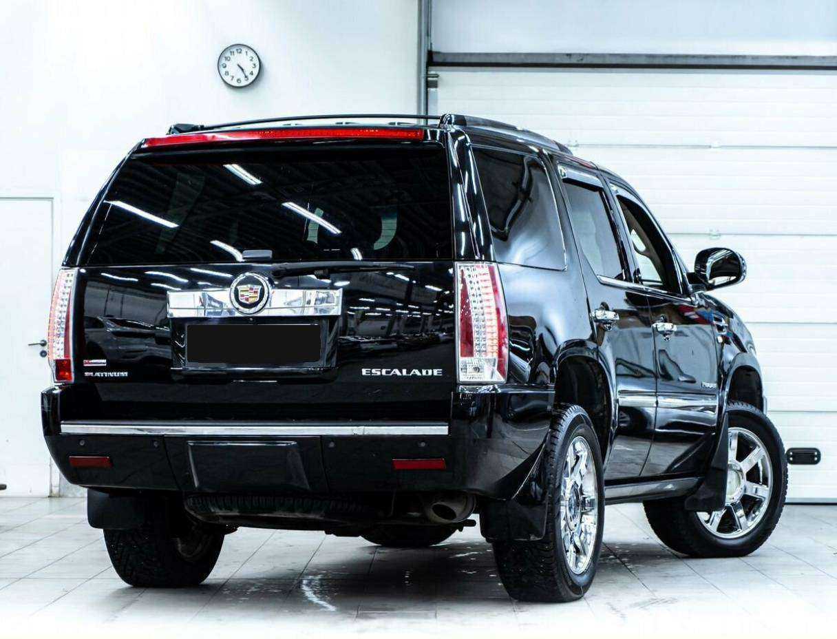 Купить Cadillac Escalade с пробегом. Фото: #2