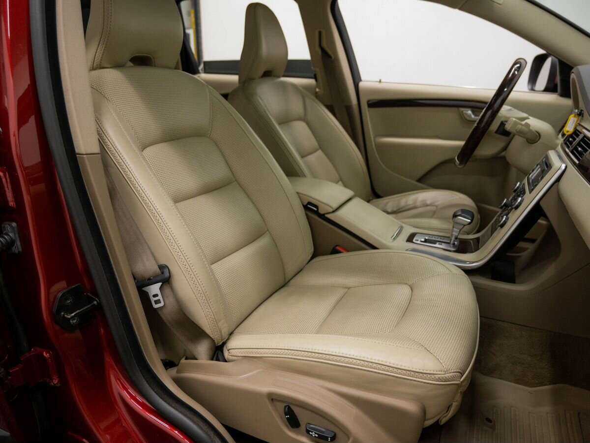 Купить Volvo XC70 с пробегом. Фото: #11