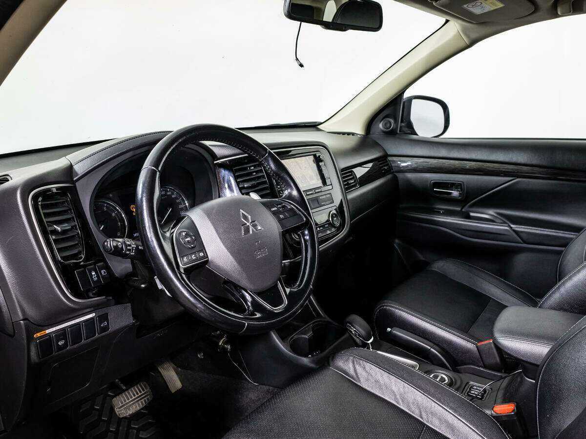 Купить Mitsubishi Outlander с пробегом. Фото: #10
