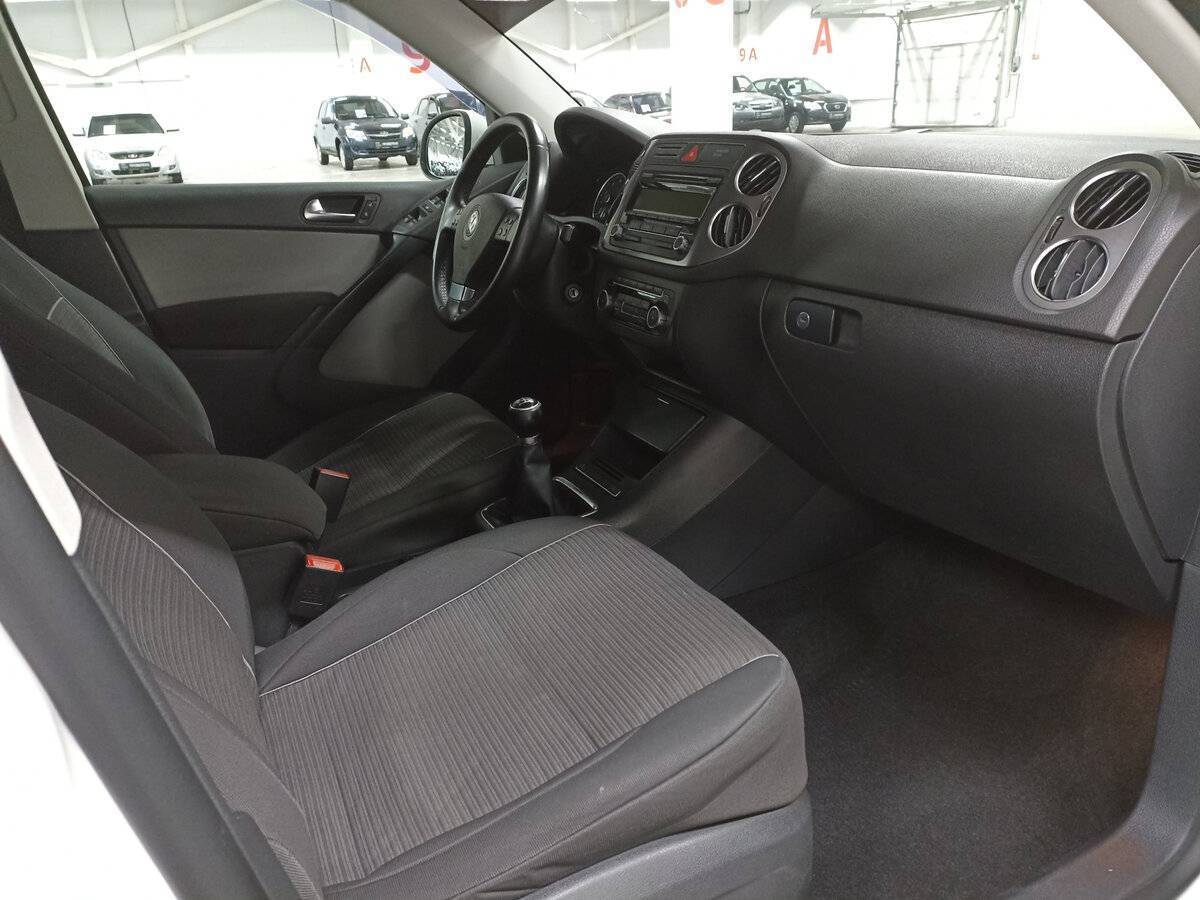 Купить Volkswagen Tiguan с пробегом. Фото: #10