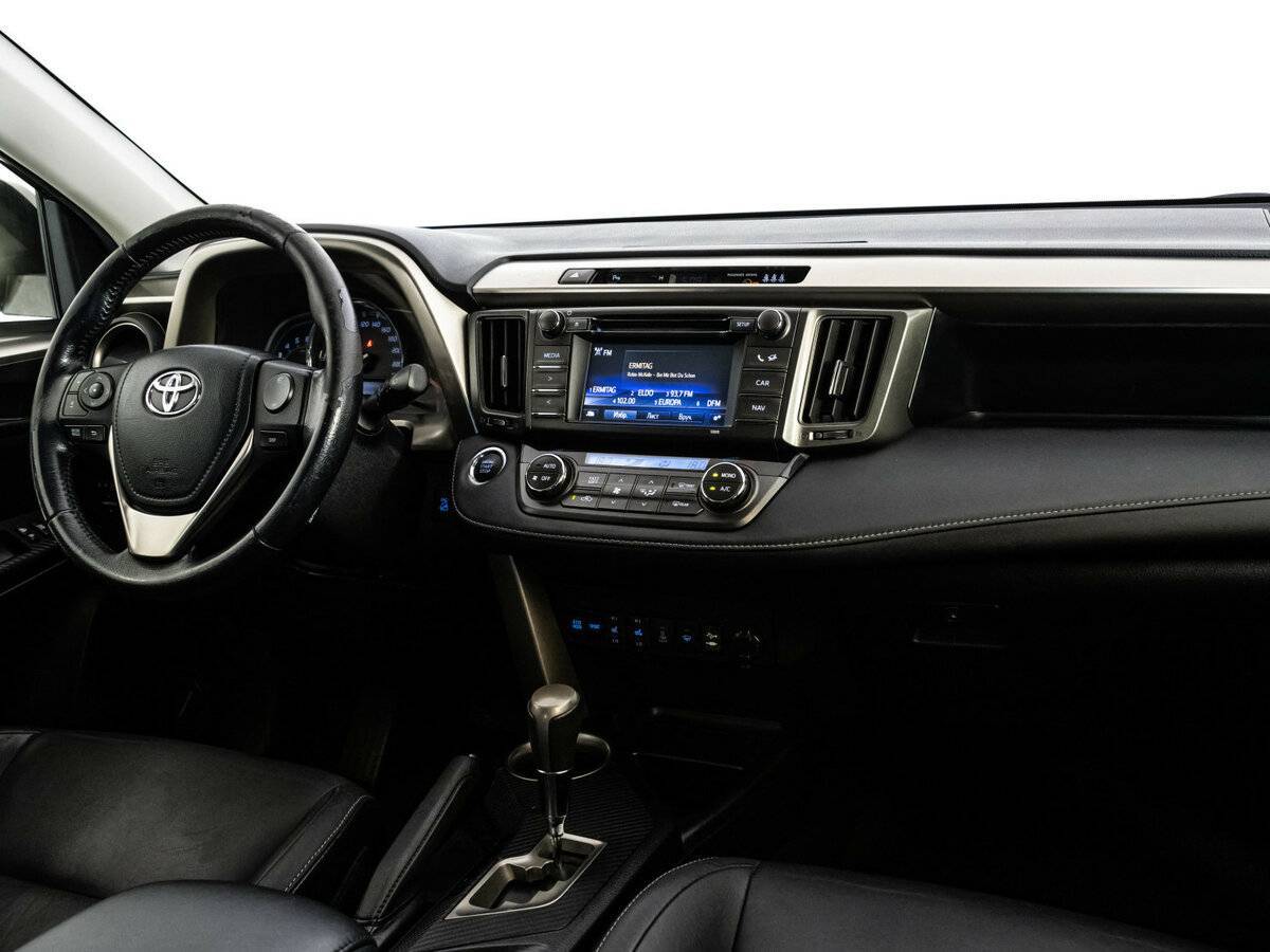 Купить Toyota RAV4 с пробегом. Фото: #8