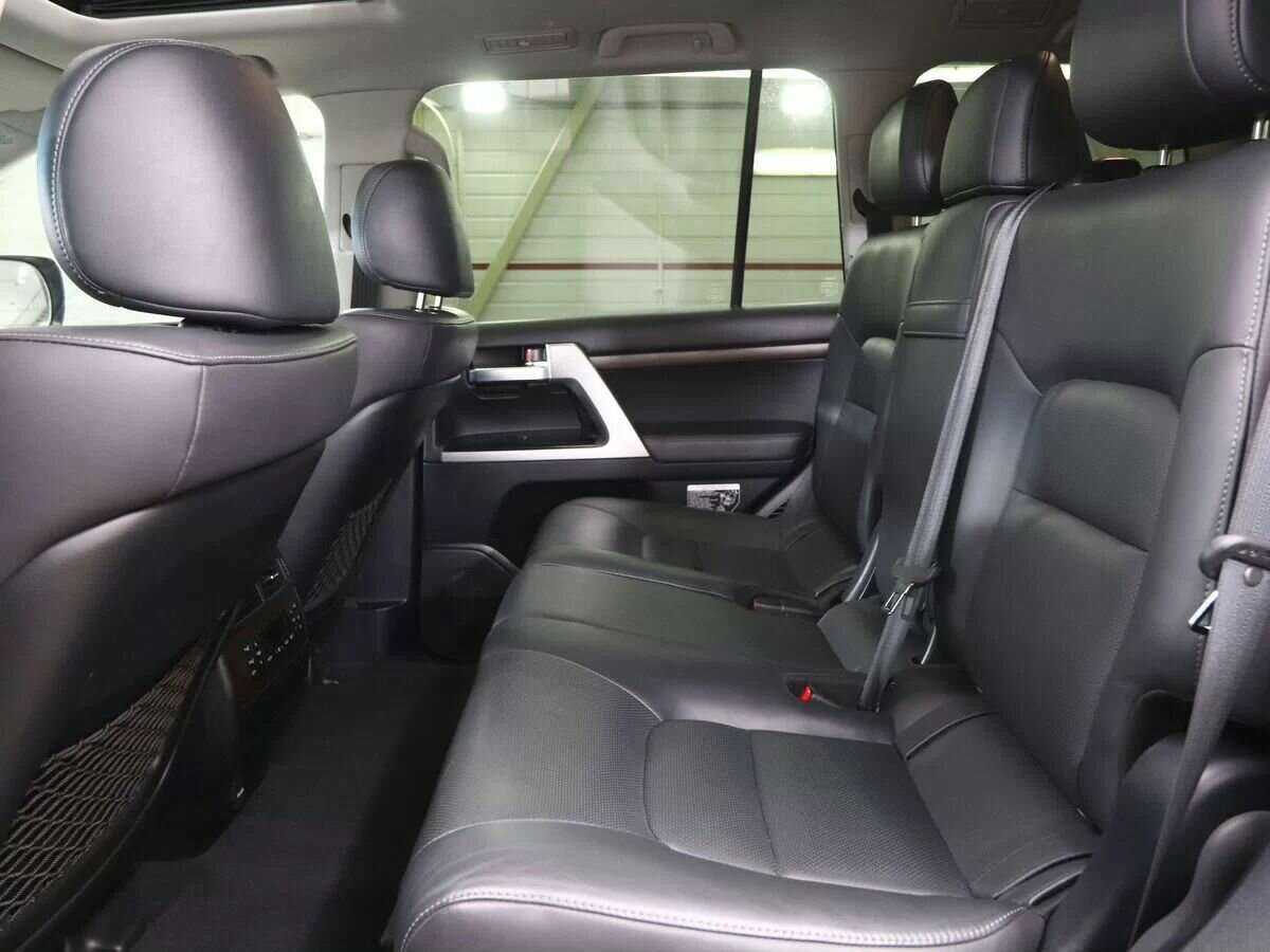Купить Toyota Land Cruiser с пробегом. Фото: #21