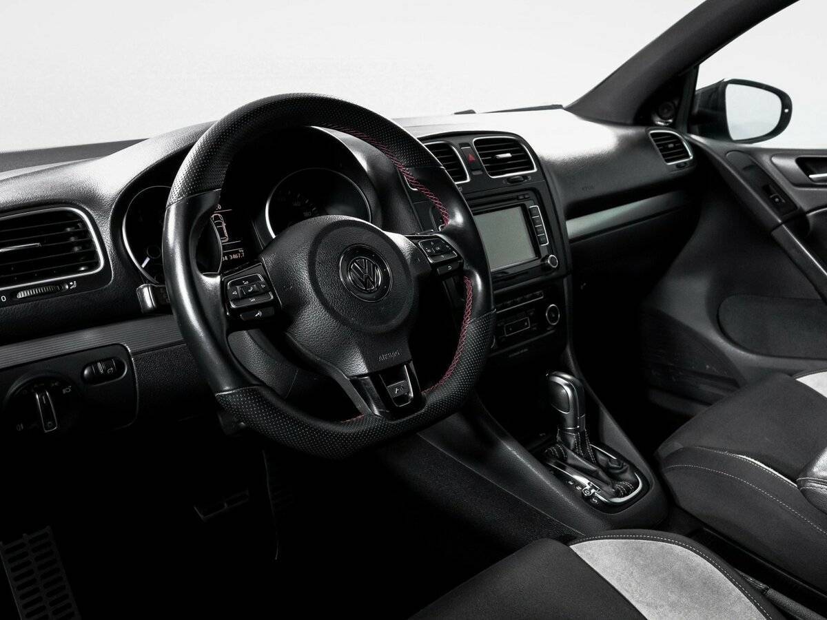 Купить Volkswagen Golf R с пробегом. Фото: #13