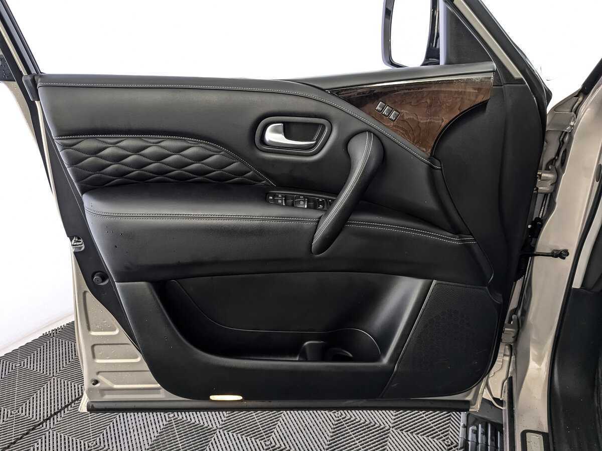 Купить Infiniti QX80 с пробегом. Фото: #17