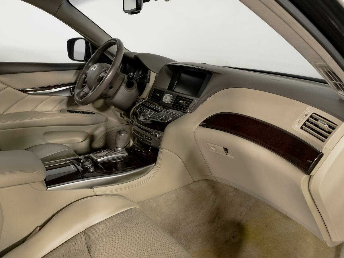 Купить Infiniti M с пробегом. Фото: #8
