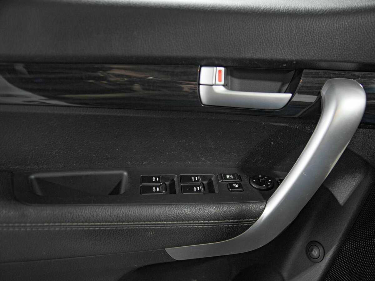 Купить Kia Sorento с пробегом. Фото: #12