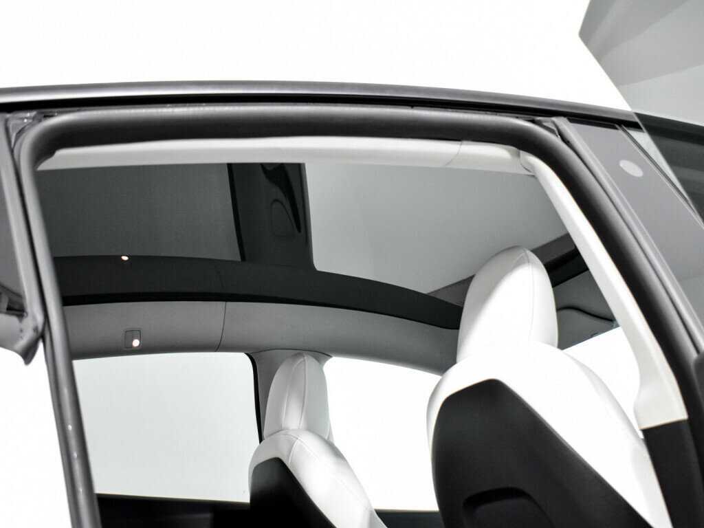 Купить Tesla Model Y с пробегом. Фото: #11