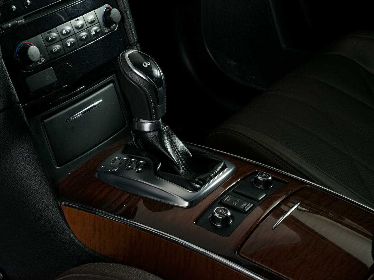Купить Infiniti FX с пробегом. Фото: #16