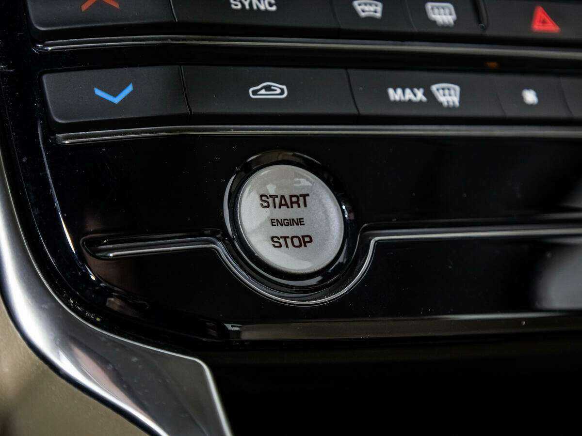 Купить Jaguar XF с пробегом. Фото: #20