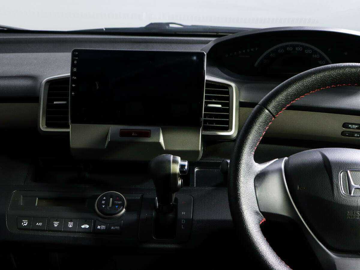 Купить Honda Freed с пробегом. Фото: #10