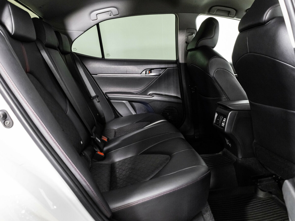 Купить Toyota Camry с пробегом. Фото: #22