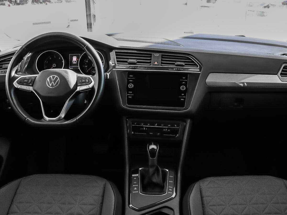 Купить Volkswagen Tiguan с пробегом. Фото: #11