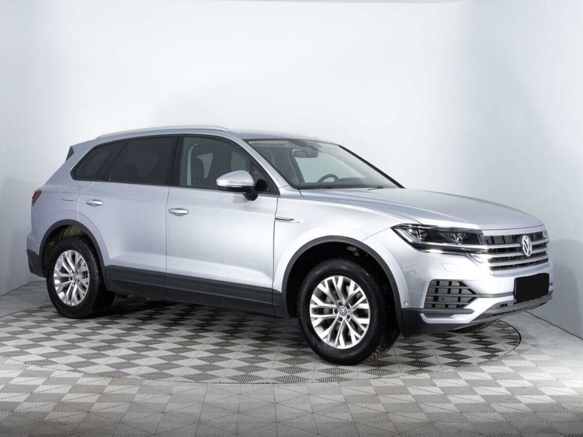 Купить Volkswagen Touareg с пробегом. Фото: #2