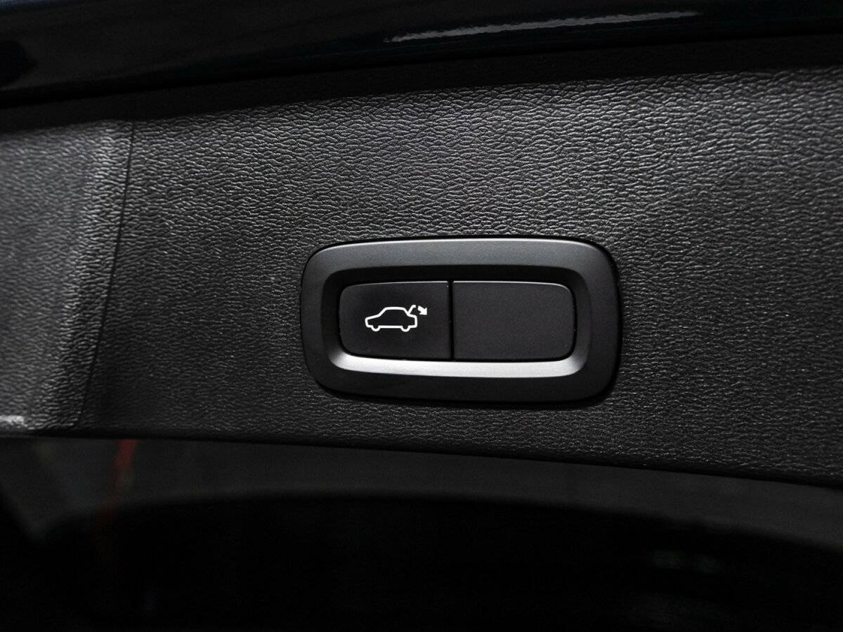 Купить Volvo XC40 с пробегом. Фото: #14