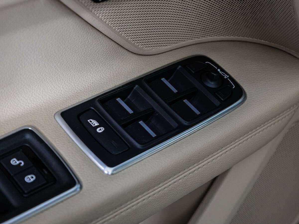 Купить Jaguar XF с пробегом. Фото: #17