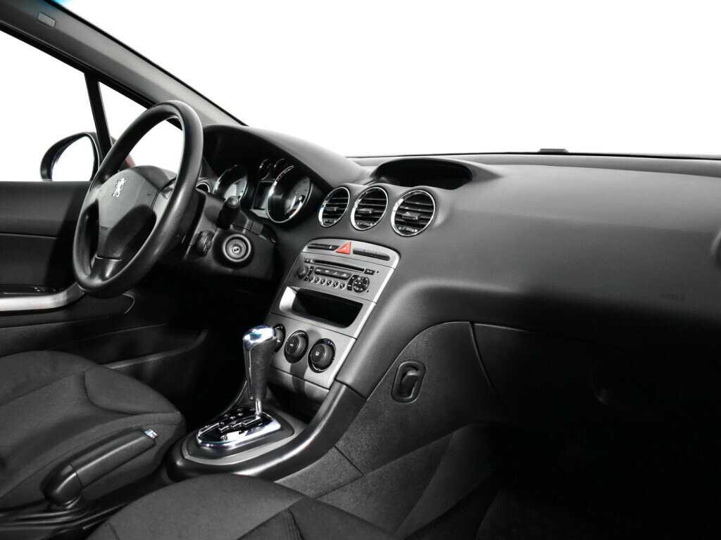 Купить Peugeot 308 с пробегом. Фото: #8