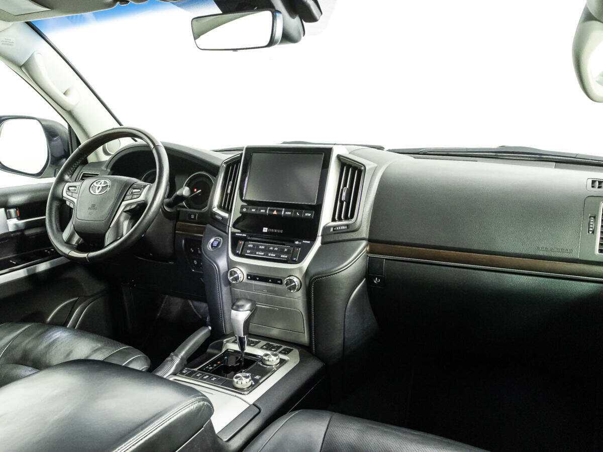 Купить Toyota Land Cruiser с пробегом. Фото: #8