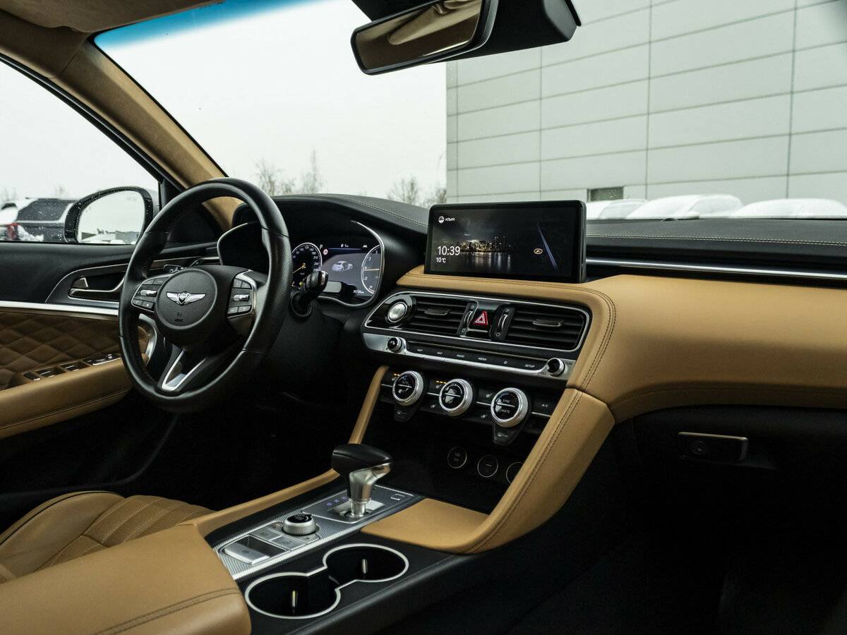 Купить Genesis G70 с пробегом. Фото: #9