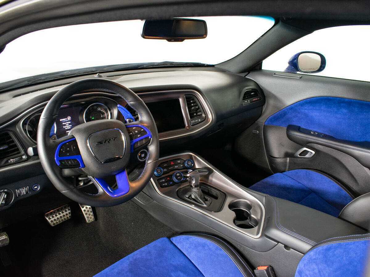 Купить Dodge Challenger с пробегом. Фото: #12