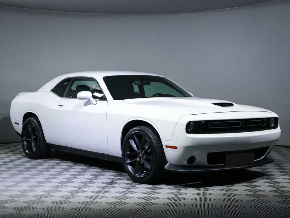 Купить Dodge Challenger с пробегом. Фото: #2