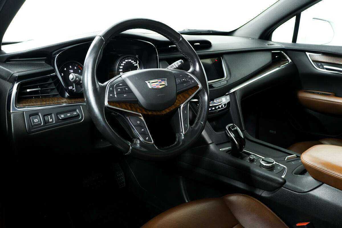 Купить Cadillac XT5 с пробегом. Фото: #10