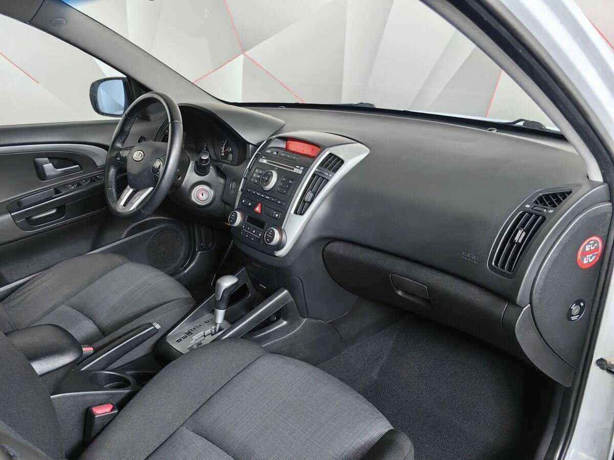 Купить Kia Ceed с пробегом. Фото: #8