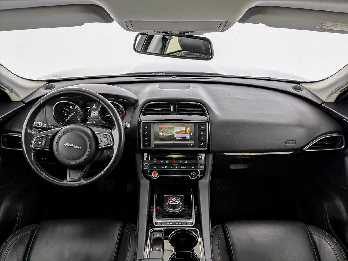 Купить Jaguar F-Pace с пробегом. Фото: #13