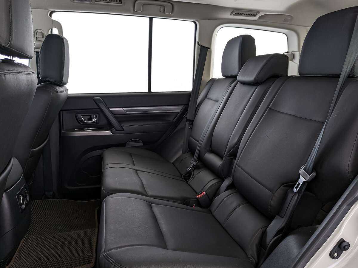 Купить Mitsubishi Pajero с пробегом. Фото: #13