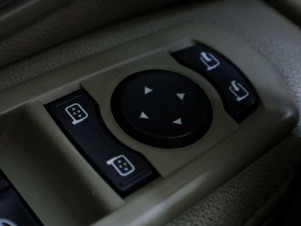 Купить Renault Latitude с пробегом. Фото: #10