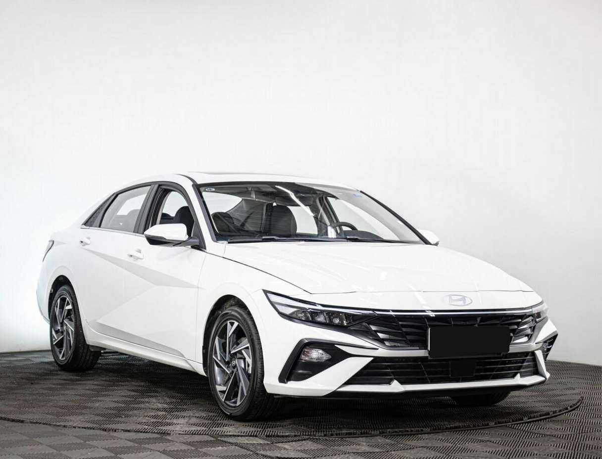 Купить Hyundai Elantra с пробегом. Фото: #2