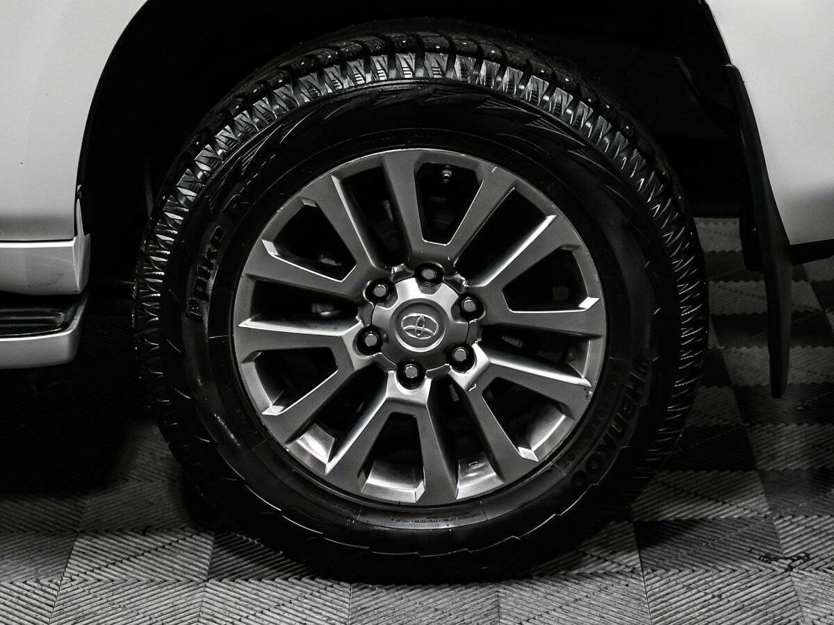 Купить Toyota Land Cruiser Prado с пробегом. Фото: #14
