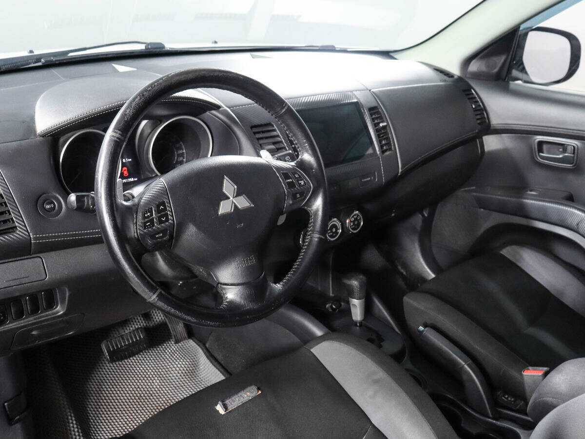 Купить Mitsubishi Outlander с пробегом. Фото: #12