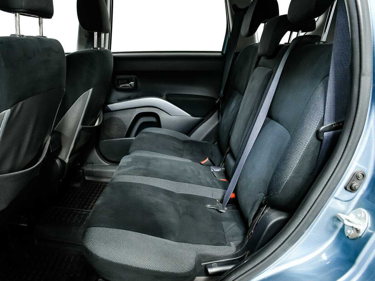 Купить Mitsubishi Outlander с пробегом. Фото: #11