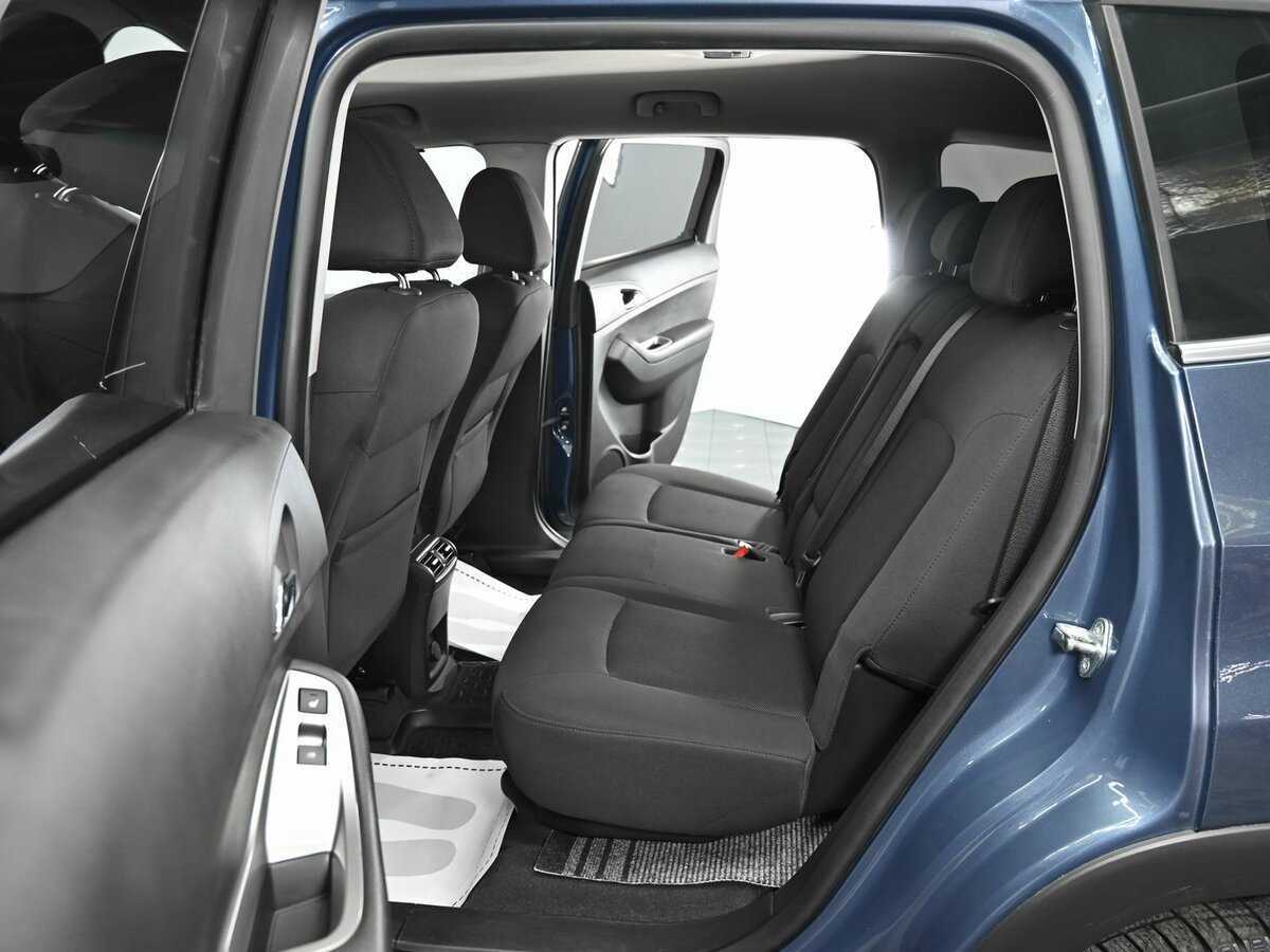 Купить Chevrolet Orlando с пробегом. Фото: #10