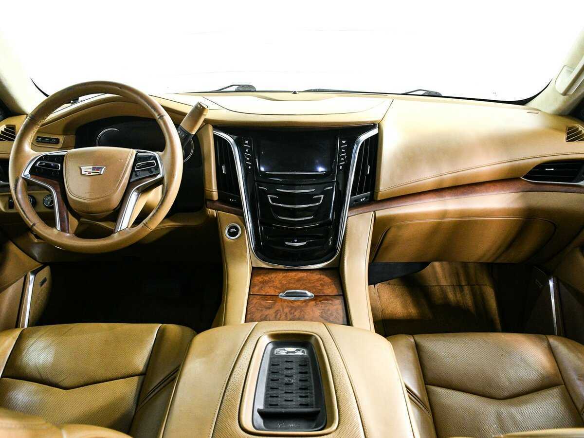 Купить Cadillac Escalade с пробегом. Фото: #8