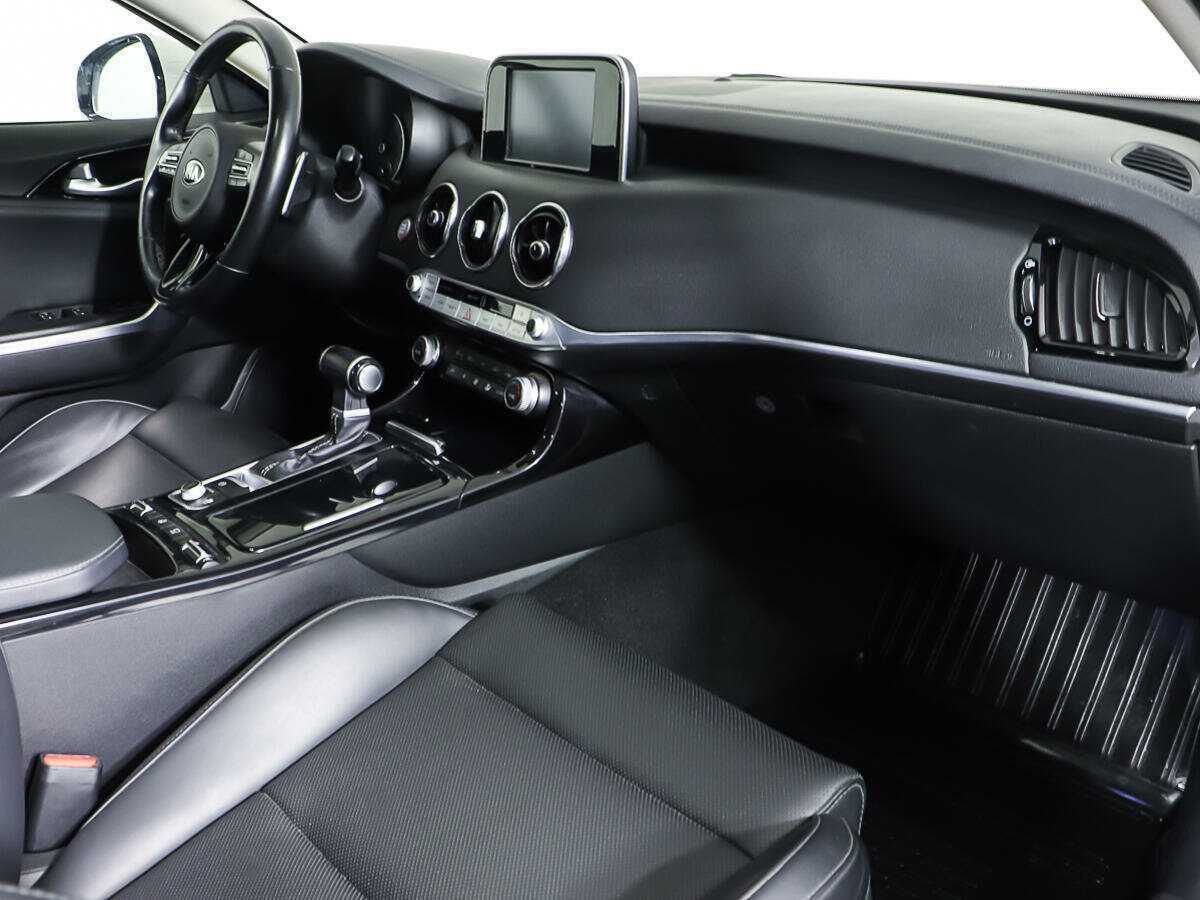 Купить Kia Stinger с пробегом. Фото: #8