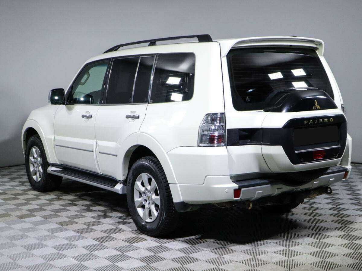 Купить Mitsubishi Pajero с пробегом. Фото: #4